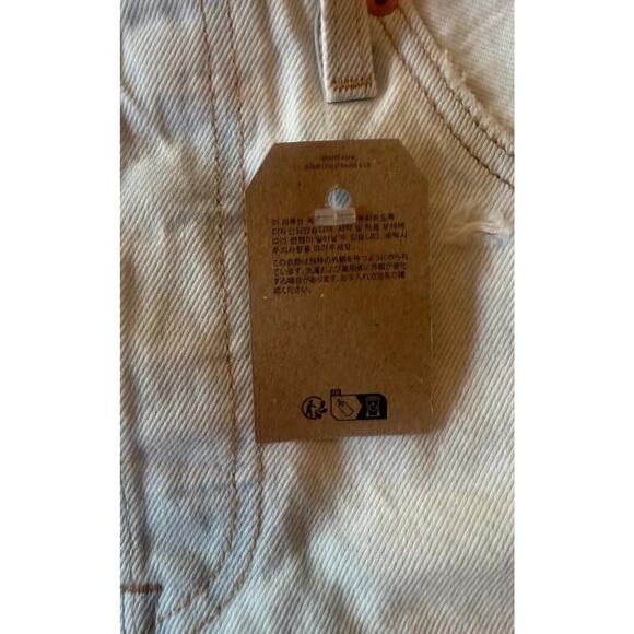 Levi's Jean Shorts Woemns 26 White Denim 5 Pockets Red Tab Cut Off Distressed - Picture 4 of 13